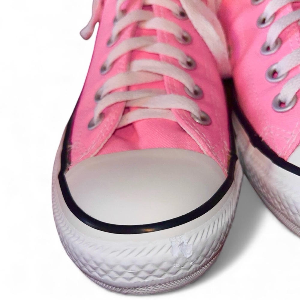 Chuck Taylor All Star Canvas
UNISEX LOW TOP SHOE - Picture 2 of 7